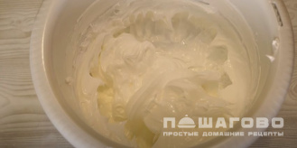 Фото приготовления рецепта: Печенье безе с лимонным соком - шаг 3