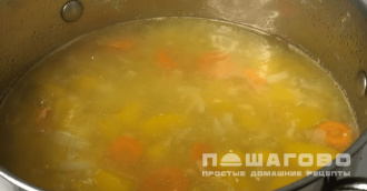Фото приготовления рецепта: Суп с тыквой и картофелем - шаг 3