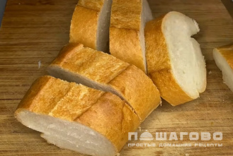 Фото приготовления рецепта: Сыр с сухариками в духовке - шаг 2