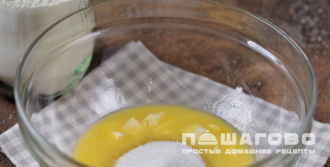 Фото приготовления рецепта: Чизкейк с голубикой - шаг 2