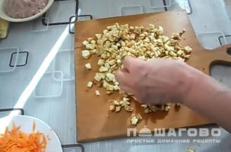Фото приготовления рецепта: Баклажаны, фаршированные мясом, в духовке - шаг 7