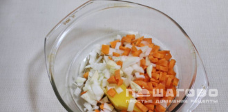 Фото приготовления рецепта: Гречка по-купечески с индейкой в микроволновке - шаг 4