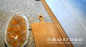 Фото приготовления рецепта: Заливной язык - шаг 8