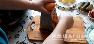 Фото приготовления рецепта: Рассольник в мультиварке - шаг 4
