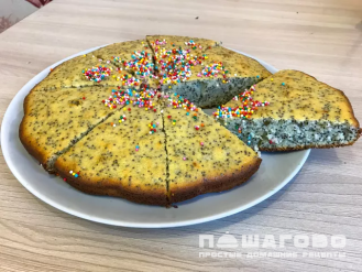 Фото приготовления рецепта: Манник на кефире с маком - шаг 4