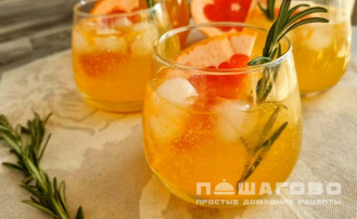 Фото приготовления рецепта: Лимонад с сиропом - шаг 5