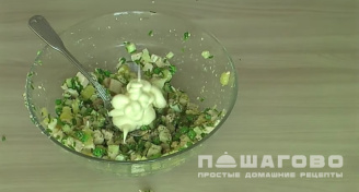Фото приготовления рецепта: Оливье столичный - шаг 8