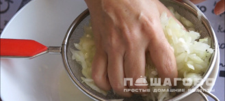 Фото приготовления рецепта: Хрустящий лук для хот-догов - шаг 2