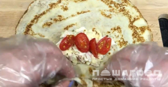 Фото приготовления рецепта: Начинка для блинов с копченой курицей - шаг 3
