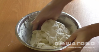 Фото приготовления рецепта: Тесто на майонезе - шаг 4