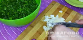Фото приготовления рецепта: Бабушкины пирожки с сыром и яйцом - шаг 8