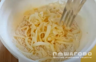 Фото приготовления рецепта: Жареные помидоры в сырном кляре - шаг 3