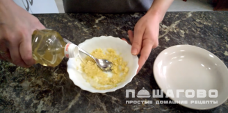Фото приготовления рецепта: Гренки на сковороде - шаг 8