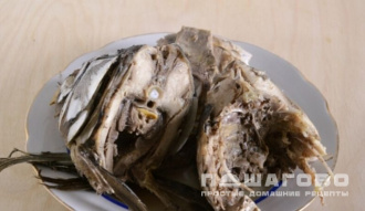 Фото приготовления рецепта: Уха из сазана с водкой - шаг 5