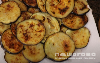 Фото приготовления рецепта: Баклажаны с помидорами и чесноком - шаг 5