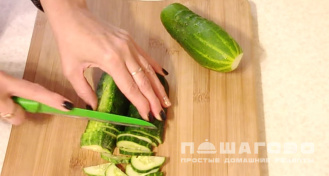 Фото приготовления рецепта: Грибной салат с кукурузой - шаг 1