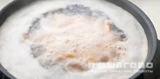 Фото приготовления рецепта: Салат с креветками и кукурузой - шаг 1