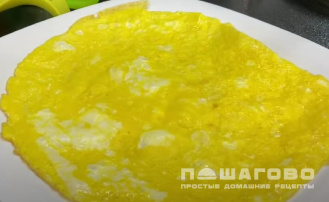 Фото приготовления рецепта: Салат с печенью индейки - шаг 2