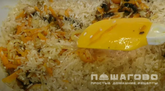 Фото приготовления рецепта: Овощной плов с шампиньонами - шаг 5